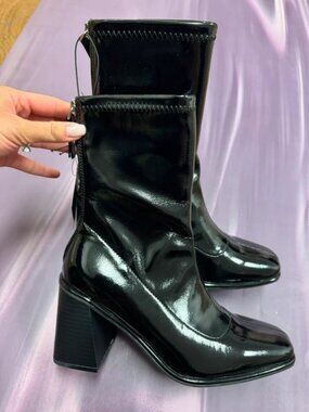 Black boots Forever 21